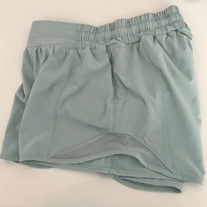 Lululemon 4” Hotty Hott shorts
